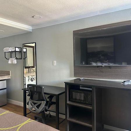 Super 8 By Wyndham Redlands/San Bernardino Motel Exterior photo