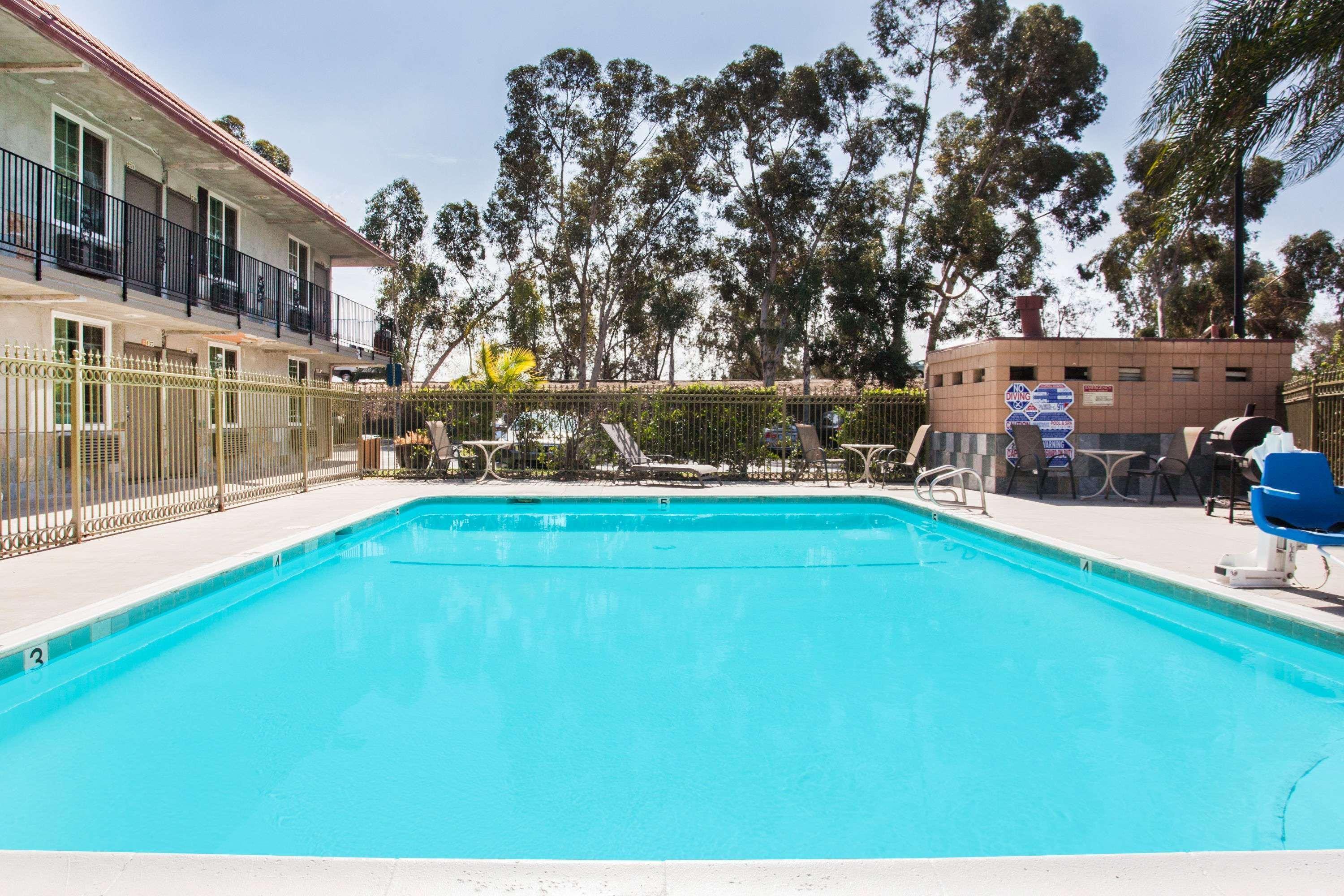 Super 8 By Wyndham Redlands/San Bernardino Motel Exterior photo