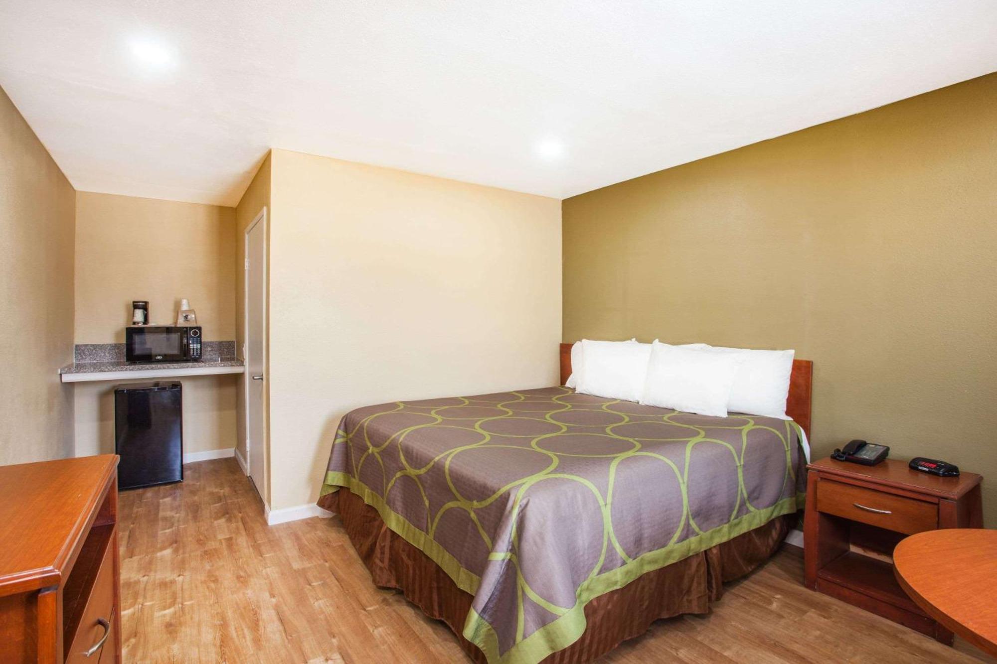 Super 8 By Wyndham Redlands/San Bernardino Motel Exterior photo