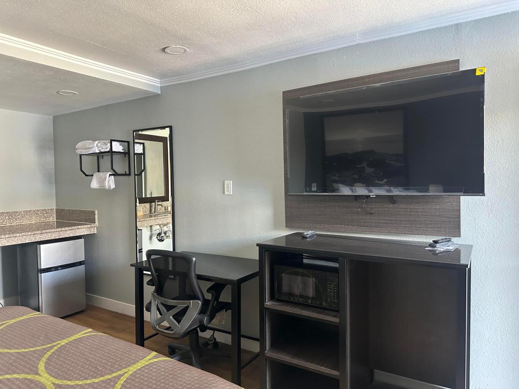 Super 8 By Wyndham Redlands/San Bernardino Motel Exterior photo