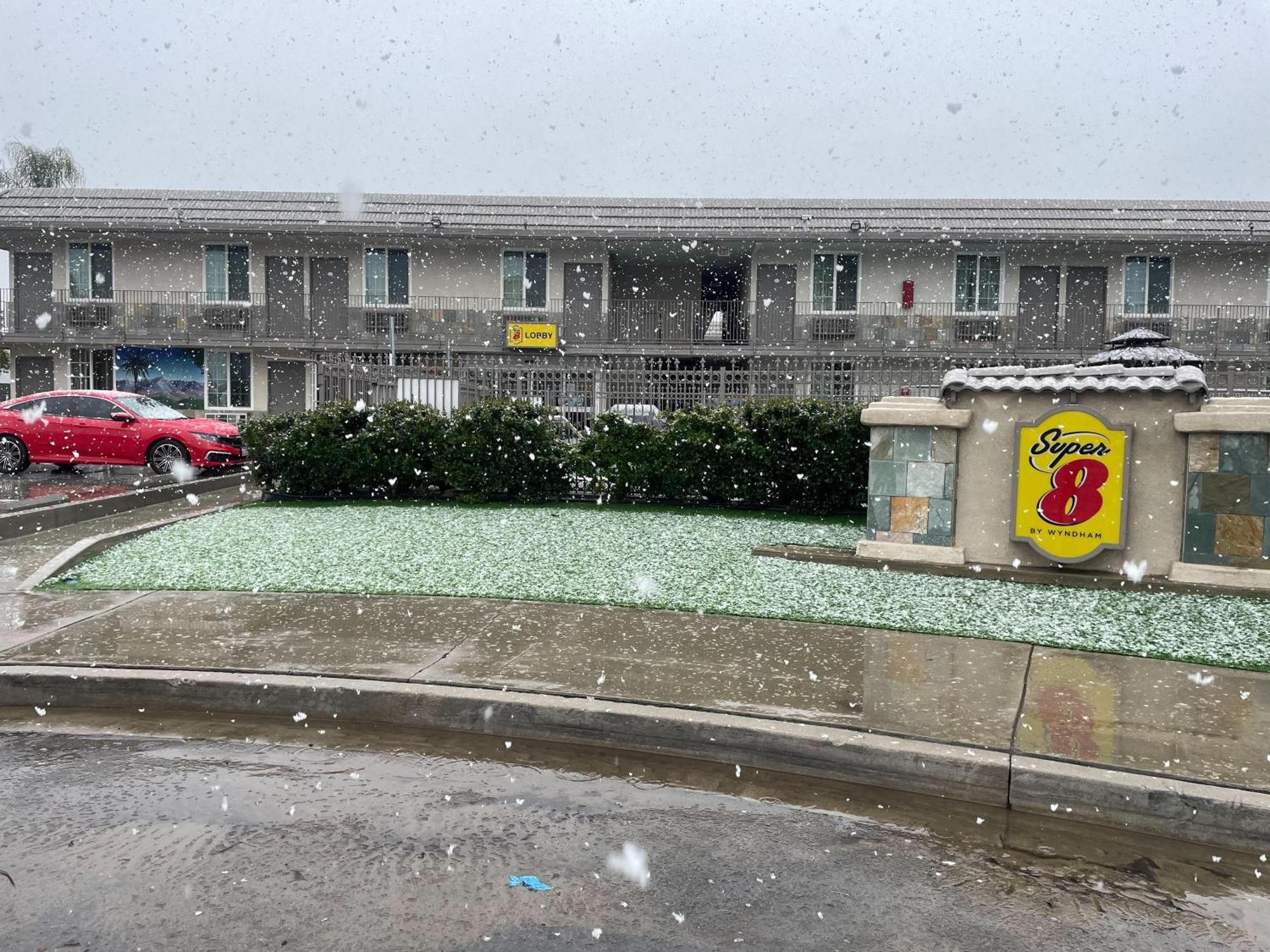 Super 8 By Wyndham Redlands/San Bernardino Motel Exterior photo