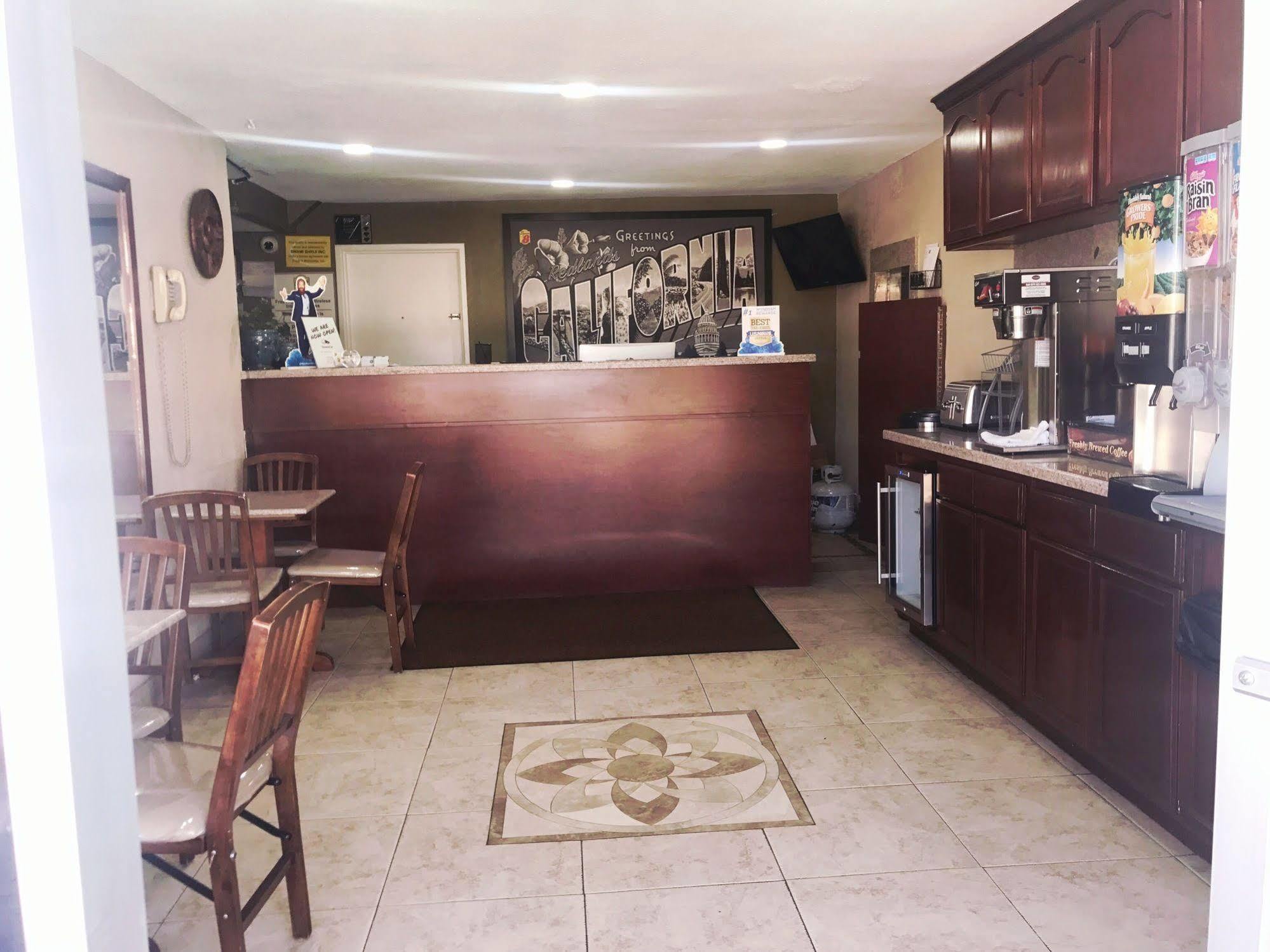 Super 8 By Wyndham Redlands/San Bernardino Motel Exterior photo